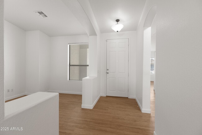 Building Photo - 8758 West Myrtle Ave