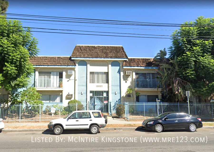Primary Photo - READY NOW: One Bedroom One Bathroom in Nor...