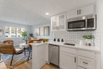Building Photo - The Otis