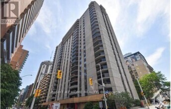 Building Photo - 470-2470 Laurier Ave W