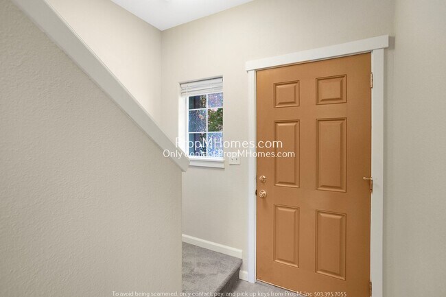 Building Photo - Charming Townhome In Beaverton! Available ...