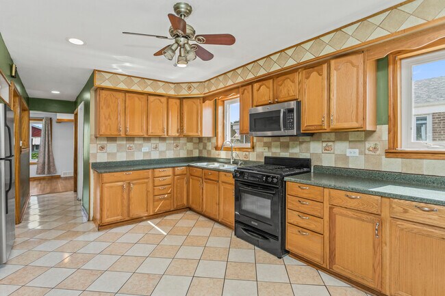 Foto del edificio - 8032 S Kirkland Ave