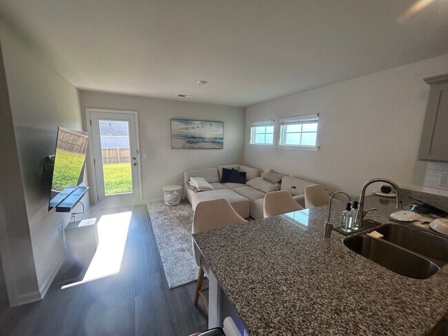 Building Photo - 3 bed 2 bath in a new construction neighborhood! 1100 Sqft- Pets allowed!