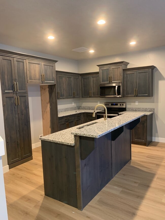 Building Photo - 226 S 600 W