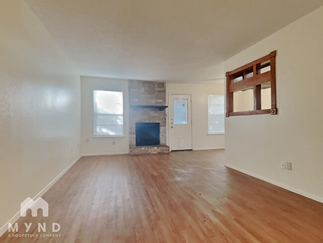 Building Photo - 10701 Daryl Cove