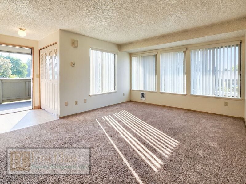Photo - 4824 SW MURRAY BLVD