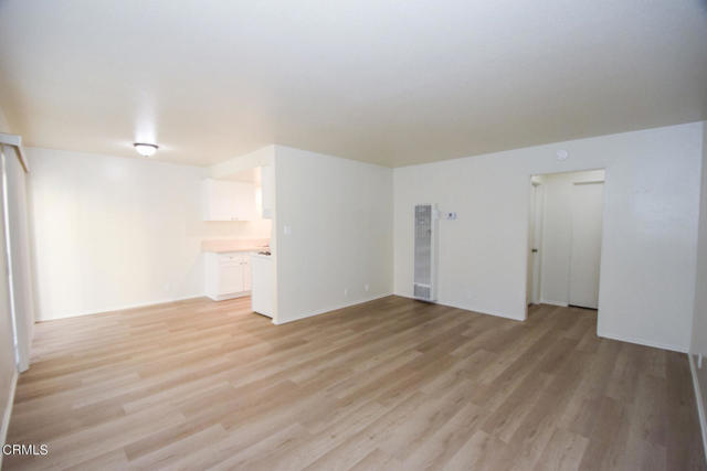 Building Photo - 420 W Linden Dr