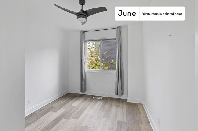 Foto del edificio - Room in Shared 5 bed/3.5 bath home