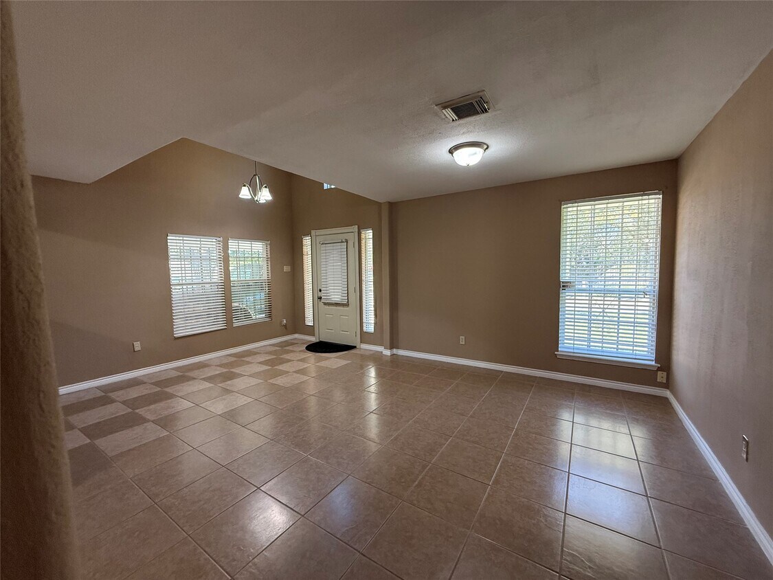 Building Photo - 4114 Connorvale Rd