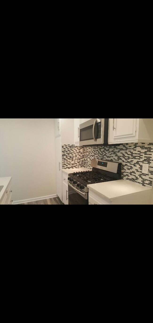 Building Photo - 737 Amigos Way