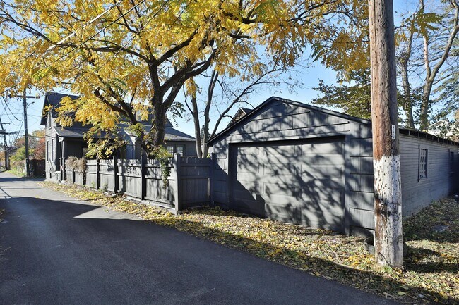 Foto del edificio - 476 Zimpfer St