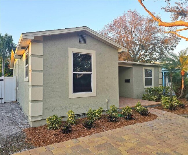 Foto del edificio - 5610 Kelly Dr N