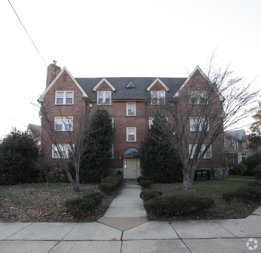 Building Photo - 2100-2102 Lancaster Ave