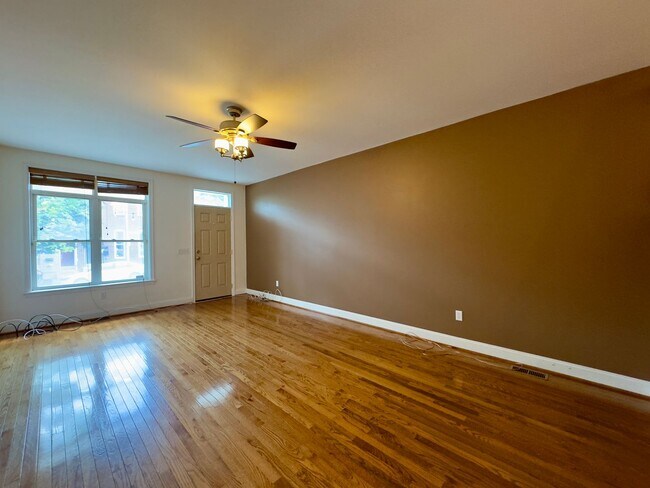 Foto del edificio - Stunning End-of-Group 3bed/3.5ba Patterson Park Home - 3000+ Square Feet with a large yard!
