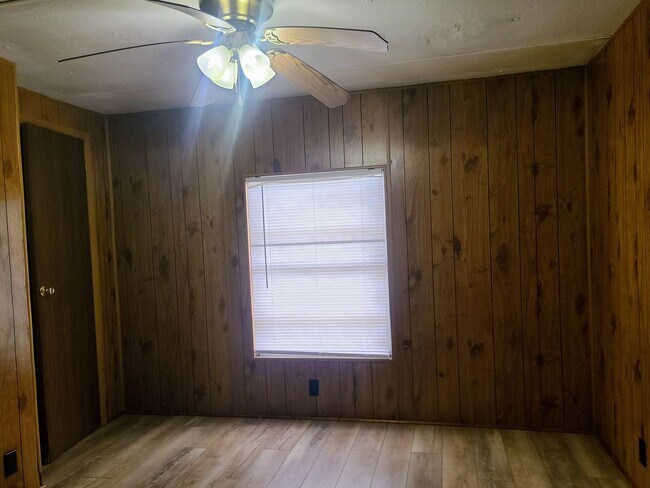 Building Photo - Great 2/2 Mobile Home in Westlake!