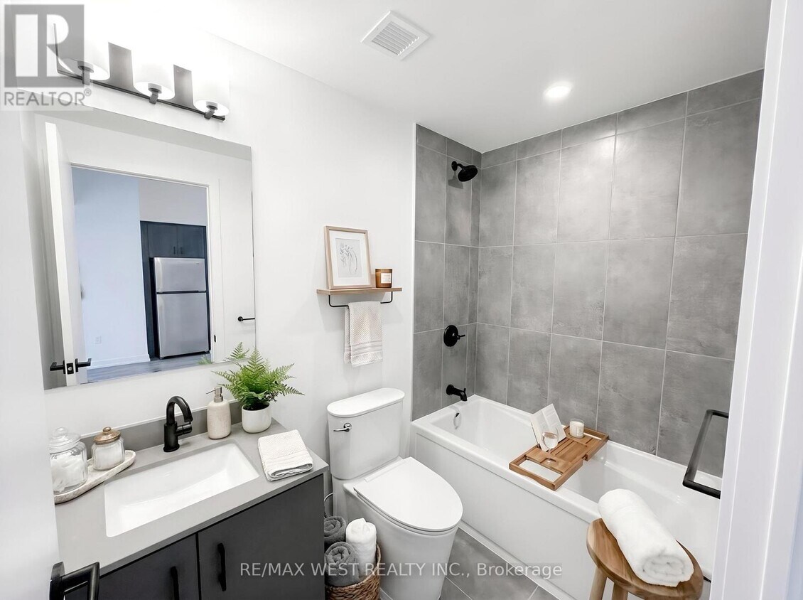 Photo du bâtiment - 4878 Powers Cmn