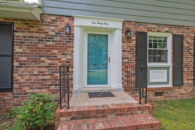 Foto del edificio - 1041 Warminster Dr