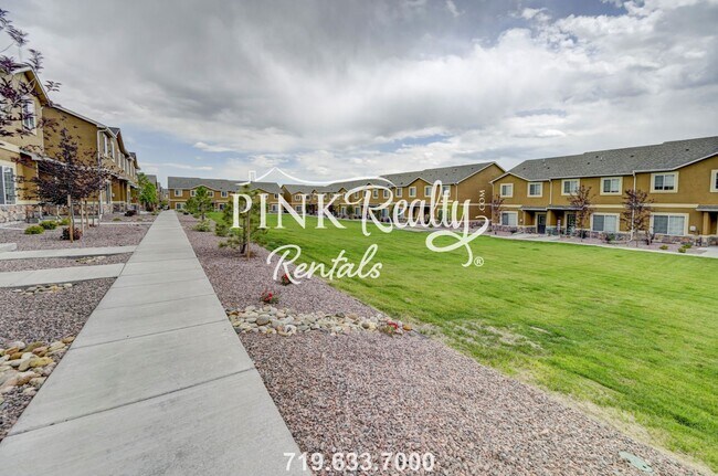 Building Photo - 3 Bedroom Townhome in Northern Colorado Sp...