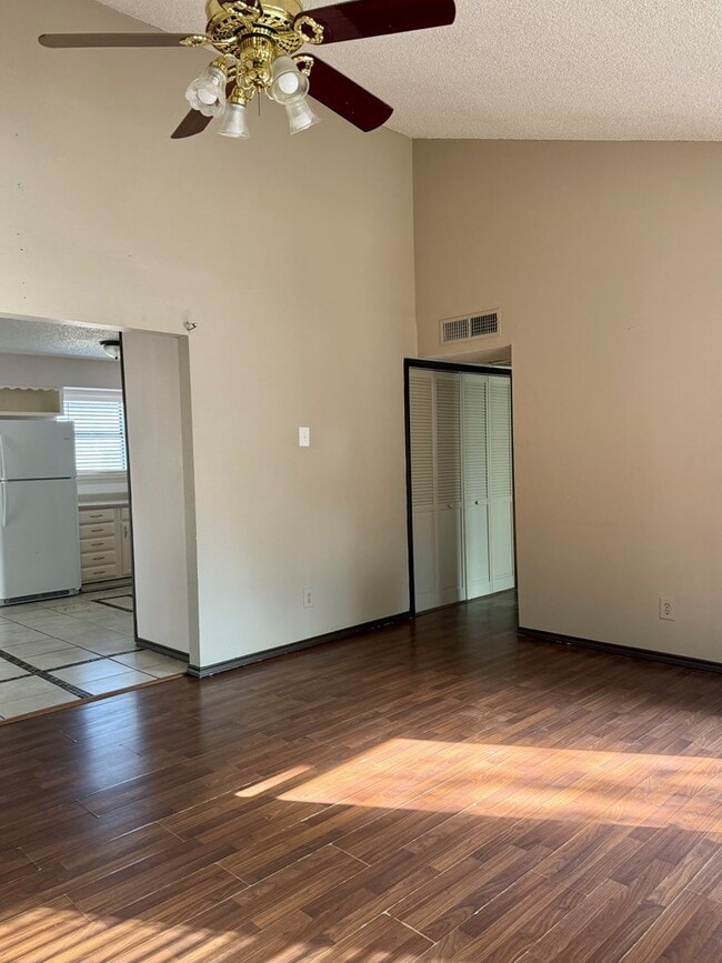 Foto del edificio - 1716 Coronado Ave