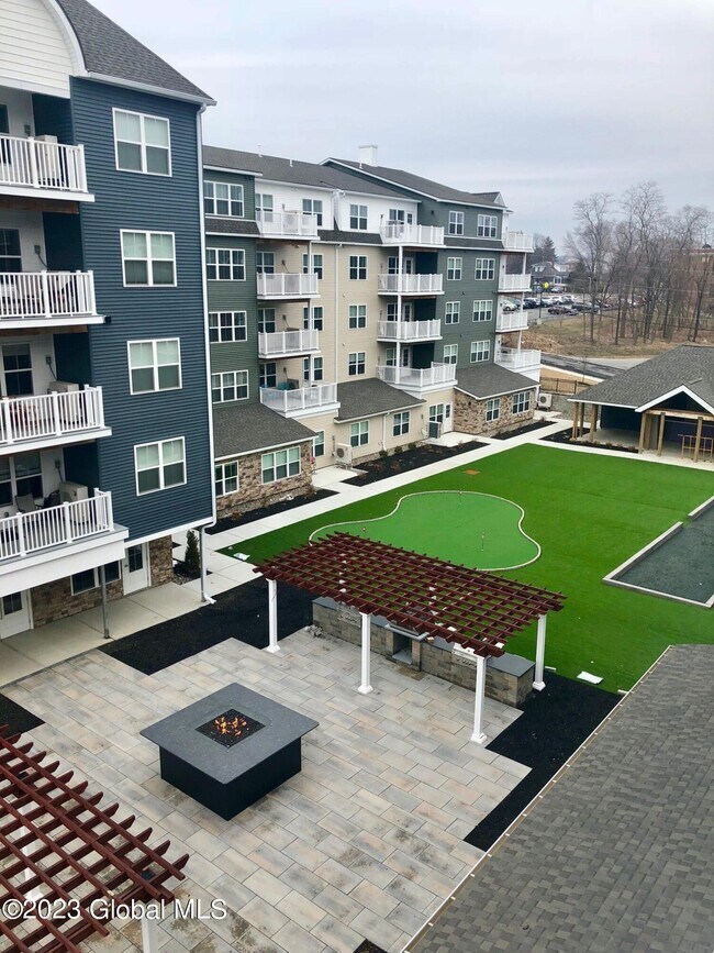 Foto del edificio - 180 Continental Ave