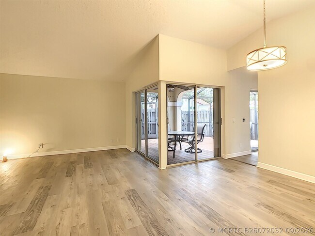 Foto del edificio - 1370 Cottonwood Cir