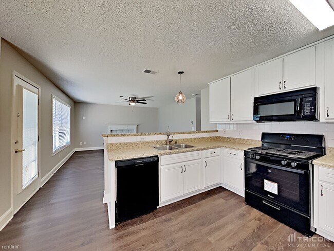 Foto del edificio - 4766 Mitchells Ridge Dr