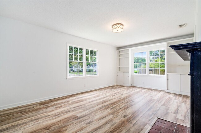 Foto del edificio - MIDTOWN COTTAGE