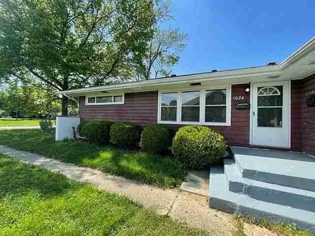Primary Photo - 1024 S Kellner Rd