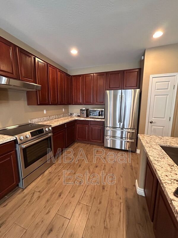 Building Photo - 1407 E Gary Way