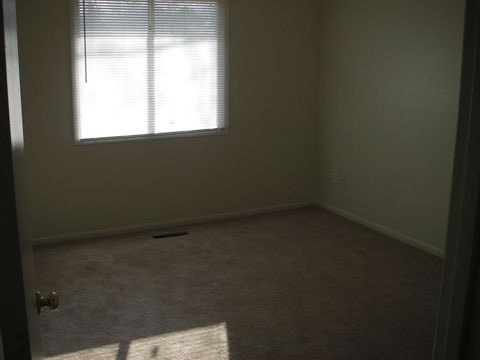 Building Photo - 1003 Lyndale Dr