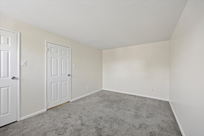 Building Photo - 13659 Philmont Ave