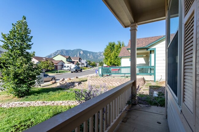 Foto del edificio - Charming 4-Bedroom Home Near Fort Carson