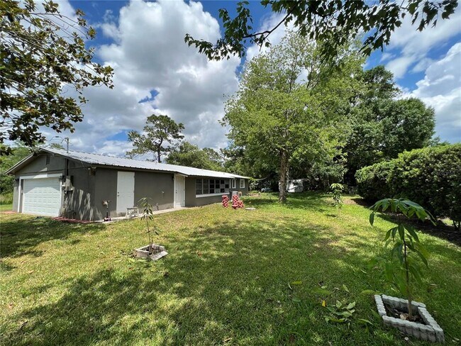 Building Photo - 1223 Lake Downey Dr