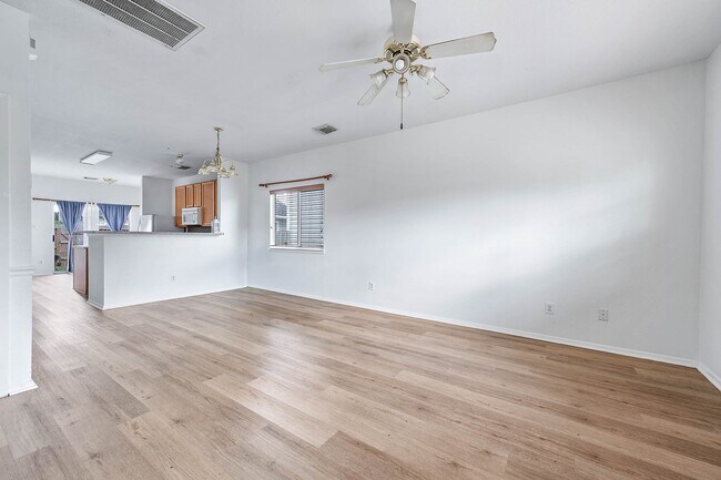 Building Photo - 6162 Settlers Lake Cir E