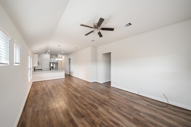 Foto del edificio - 22642 Rosebush Hl Rd