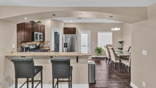 Building Photo - 172 N Manzanita Dr