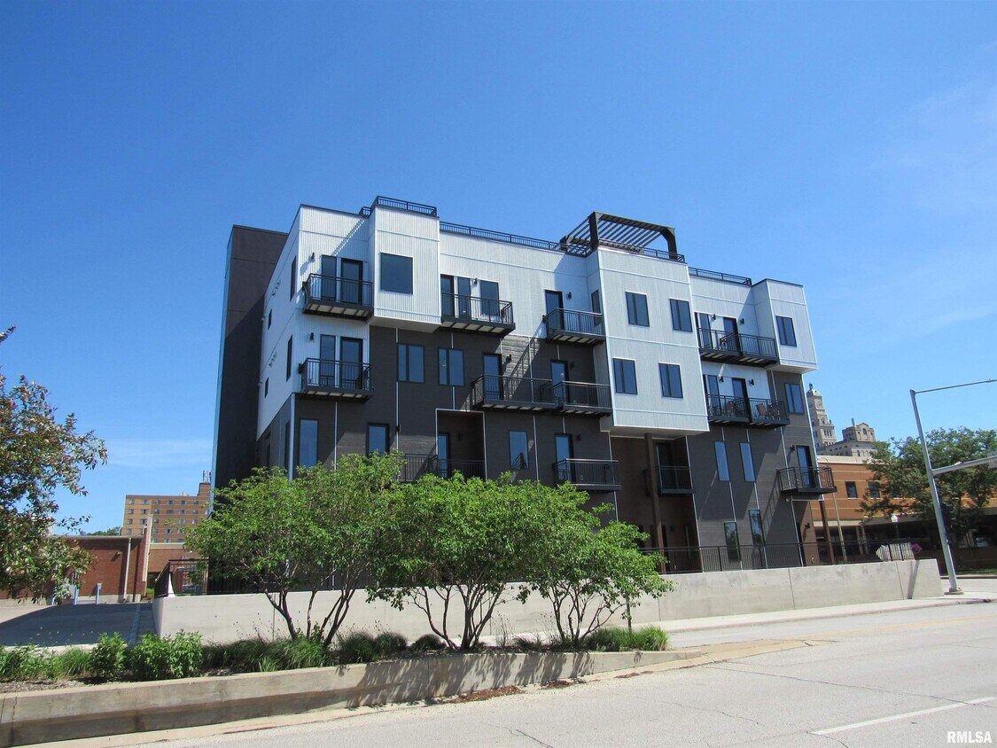400 W River Dr Unit 503, Davenport, IA 52801 Apartment for Rent in
