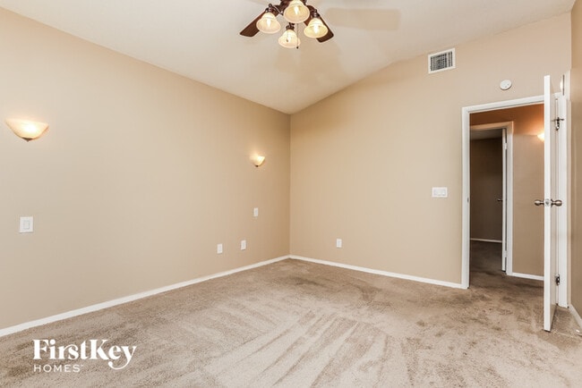 Building Photo - 10573 Satinwood Cir