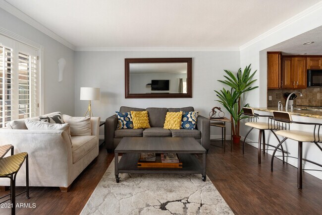 Foto del edificio - 4911 N 74th St