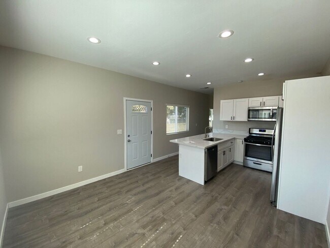 Foto del edificio - 5137-5139 Tipton St