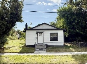Building Photo - 1426 40th St S