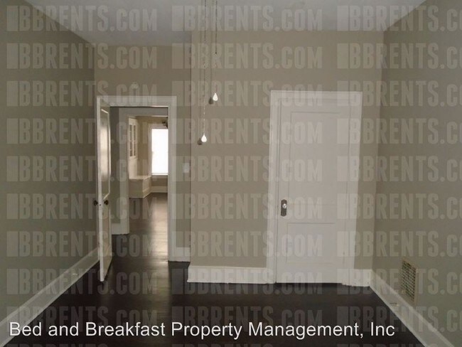 Building Photo - 401 Stanley St