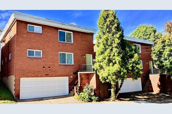 Foto del edificio - 1696 Monongahela Ave