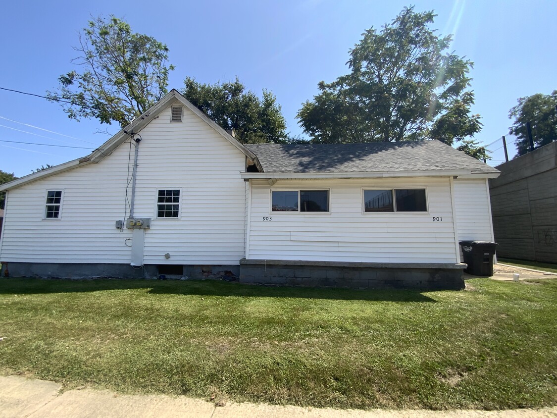 Primary Photo - 903 Jewell St