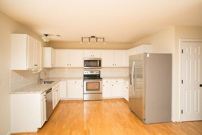 Foto del edificio - 317 Indian Branch Dr