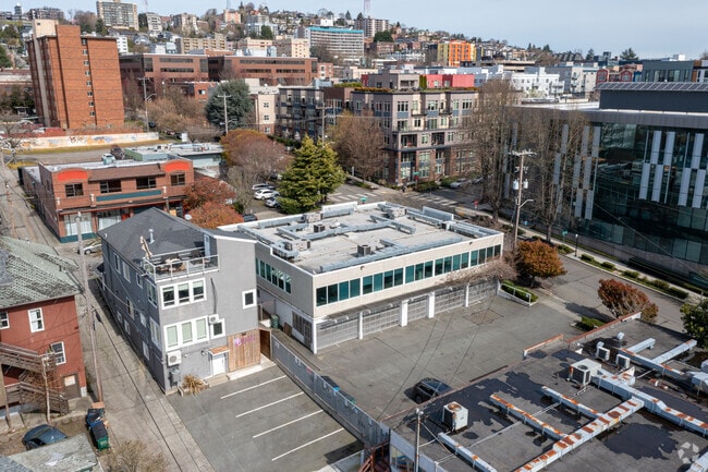 Building Photo - Koz Uptown