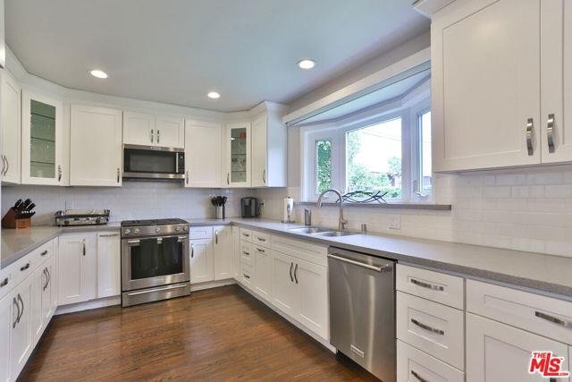 Foto del edificio - 4271 Riverton Avenue, Los Angeles, CA 9160...