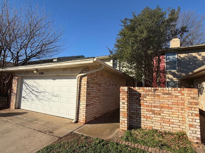 Photo - 7301 Edenborough Dr (Oklahoma City, OK)