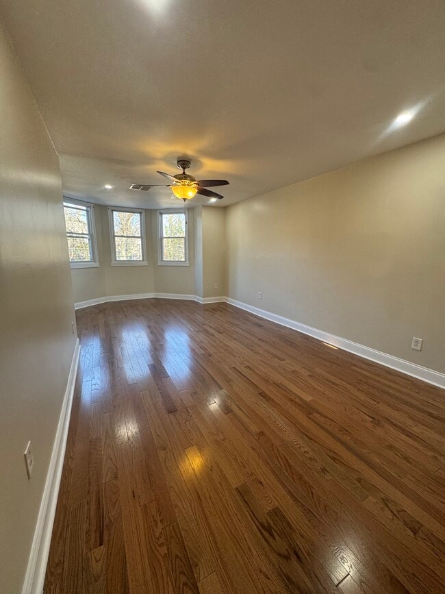 Building Photo - 5166 Parkside ave