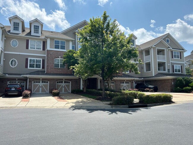 Building Photo - 2 Bedroom | 2 Bathroom Corner Unit Townhom...